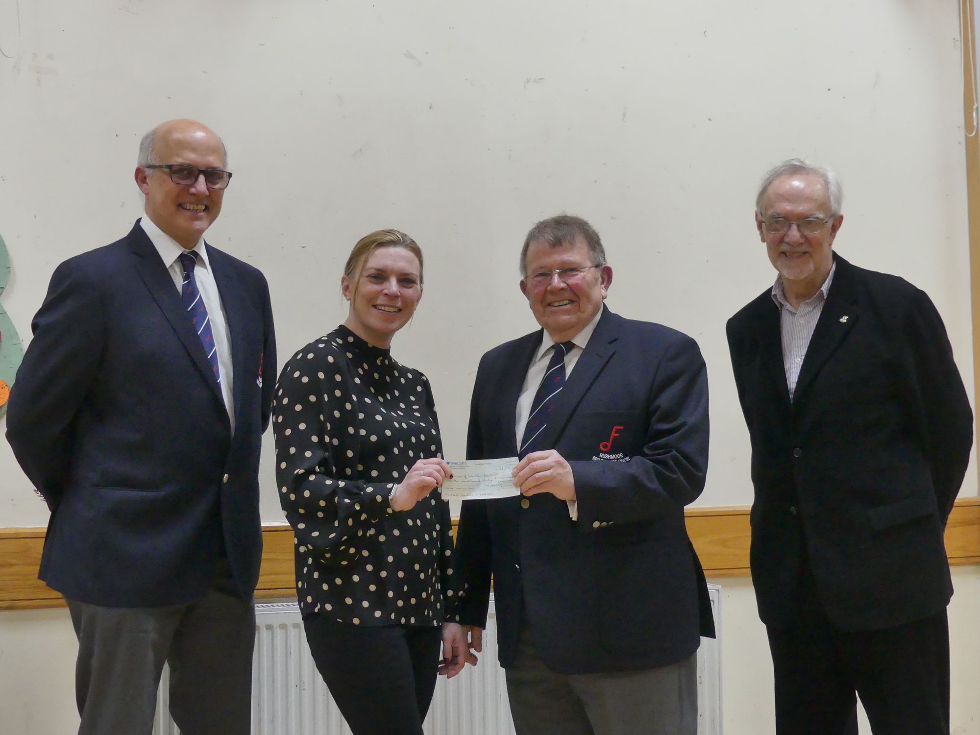 Choir Donates £1,000 to Farnham Hospital Frimley Health Charity